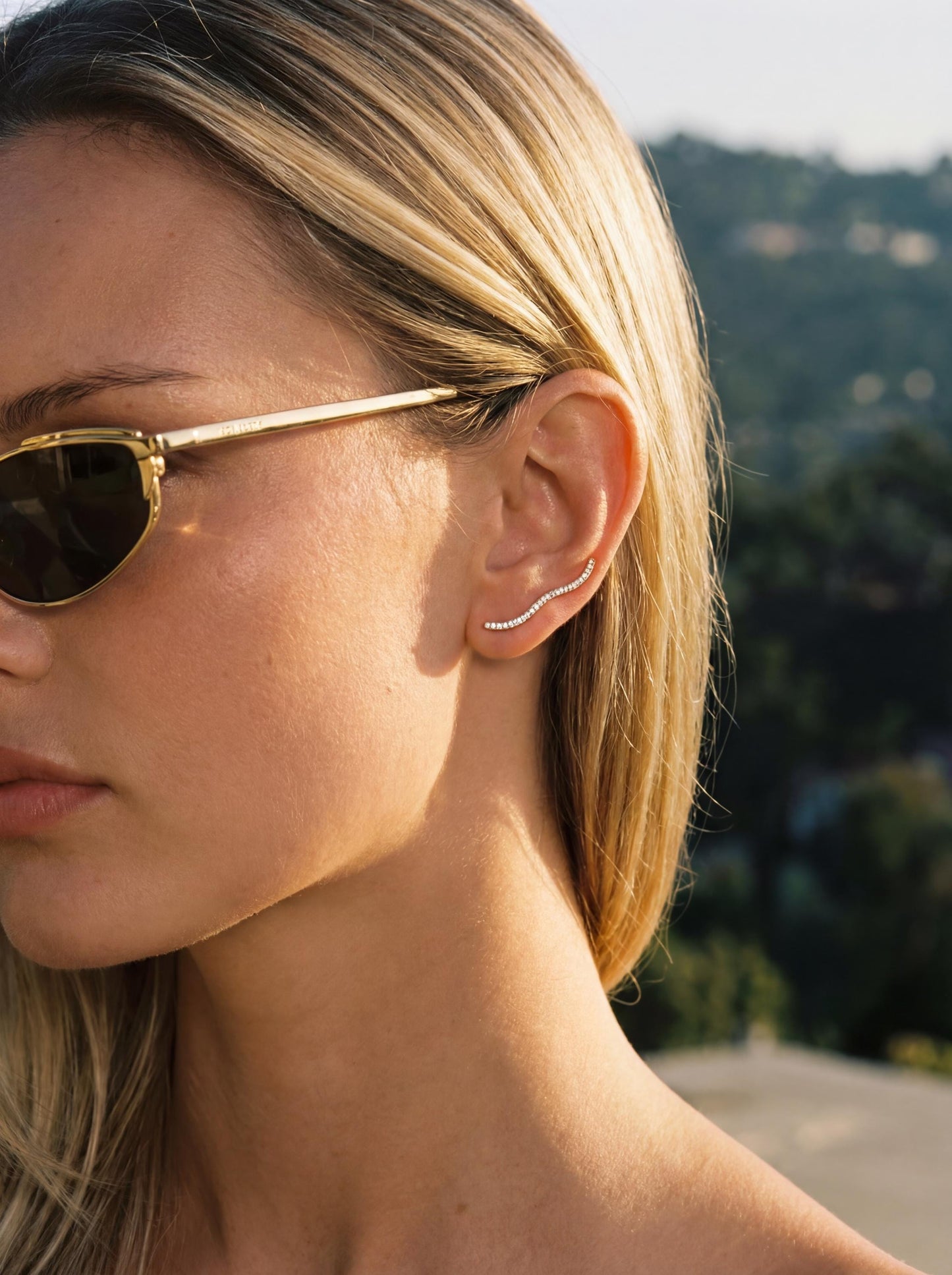 Luxurious Wavy Stud Gold Stainless Steel Dainty Minimalist Earrings Waterproof Everyday Jewelry Modern Chic Statement Earrings